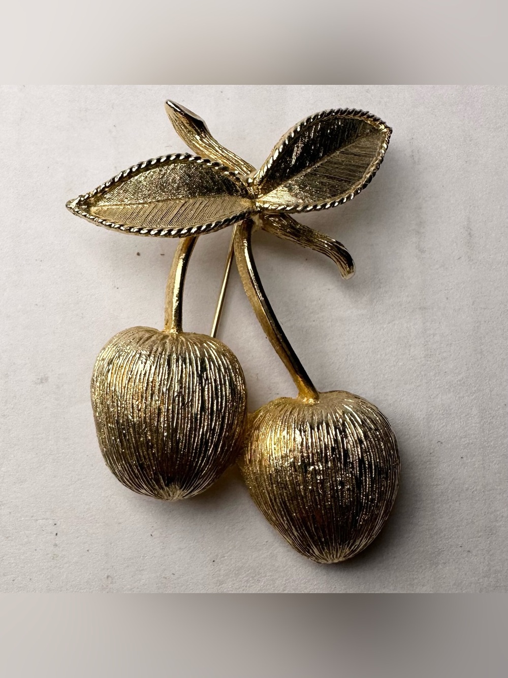 Vintage 1966 Golden Cherries Brooch Pin - Brushed Gold-Tone USA Collectible 🍒